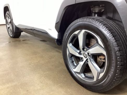 Used 2023 Toyota RAV4 SE w/ Weather & Moonroof Package AWD/4WD image 15