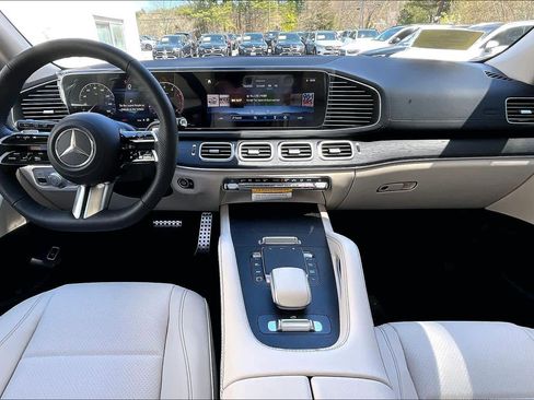 New 2026 Mercedes-Benz GLS 450 4MATIC image 8