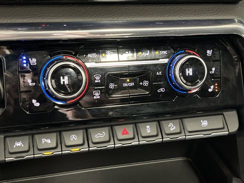 Used 2024 GMC Sierra 1500 Denali w/ Denali Reserve Package image 27