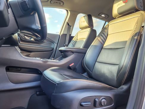Used 2024 GMC Terrain AT4 AWD/4WD image 7