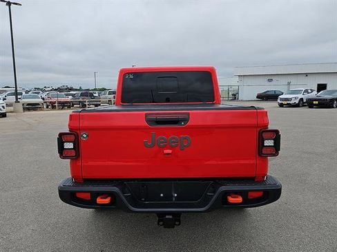 Used 2021 Jeep Gladiator Mojave AWD/4WD image 4