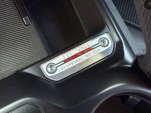 Used 2025 Ford Bronco Heritage Edition AWD/4WD image 38
