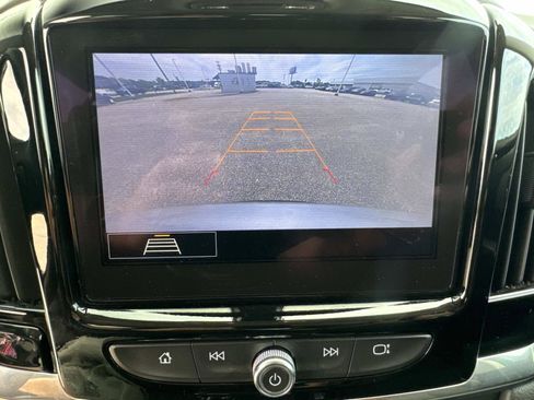 Used 2020 Chevrolet Traverse LT FWD image 28