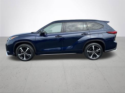 Used 2022 Toyota Highlander XSE AWD/4WD image 10