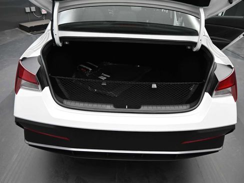New 2026 Hyundai Elantra SE FWD image 14