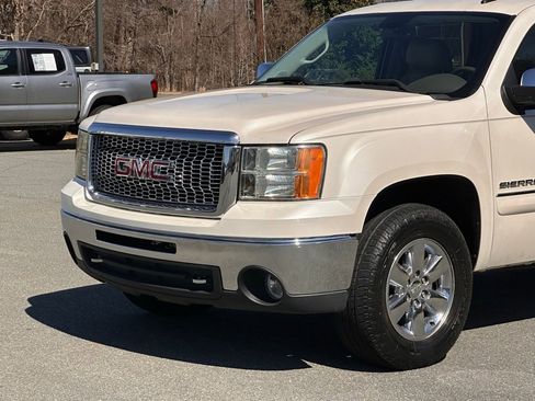 Used 2013 GMC Sierra 1500 SLT w/ SLT White Diamond Edition image 40
