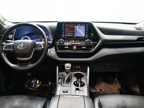 Used 2022 Toyota Highlander Limited image 9