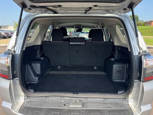 Used 2021 Toyota 4Runner SR5 AWD/4WD image 16