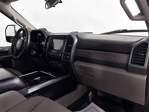 Used 2019 Ford F250 XLT w/ XLT Premium Package image 28