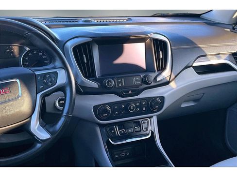 Used 2021 GMC Terrain SLT w/ LPO, Floor Liner Package image 9