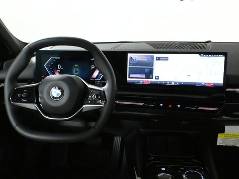 Used 2025 BMW 530i xDrive image 16