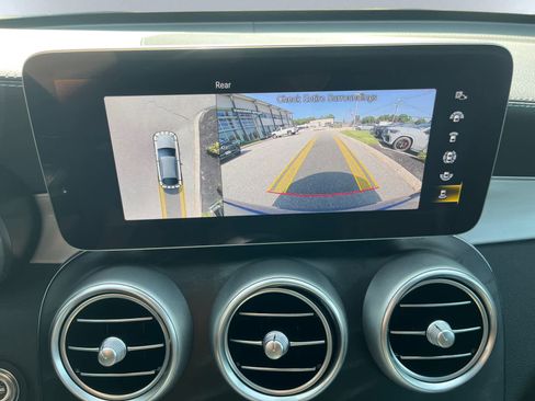 Used 2023 Mercedes-Benz GLC 300 4MATIC image 12