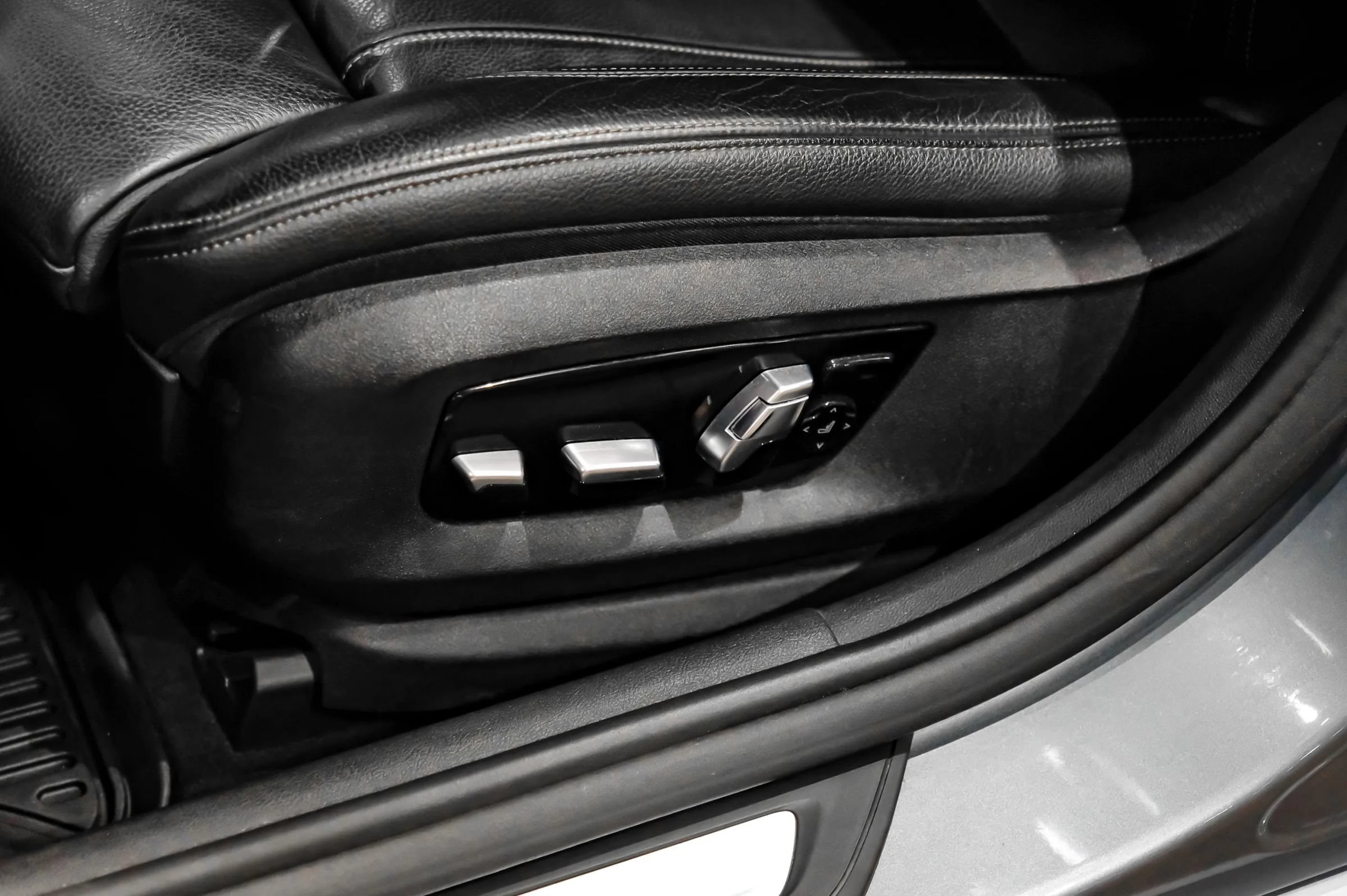 Used 2019 BMW 540i xDrive AWD/4WD image 34