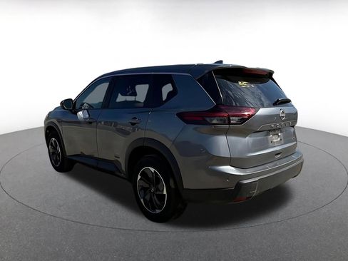Used 2025 Nissan Rogue SV image 11