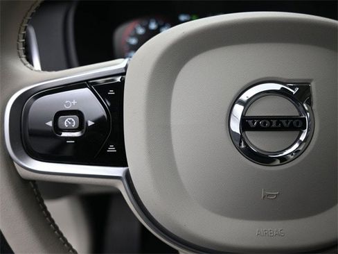 Used 2021 Volvo XC90 T5 Momentum w/ Climate Package image 15