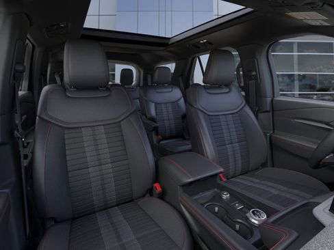 New 2026 Ford Explorer ST-Line w/ ST-Line Street Pack image 10