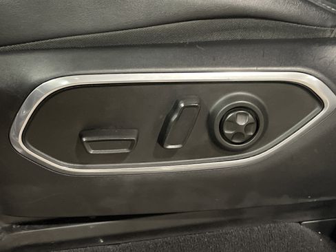 Used 2024 Jeep Wagoneer L Series III w/ Premium Group I image 11