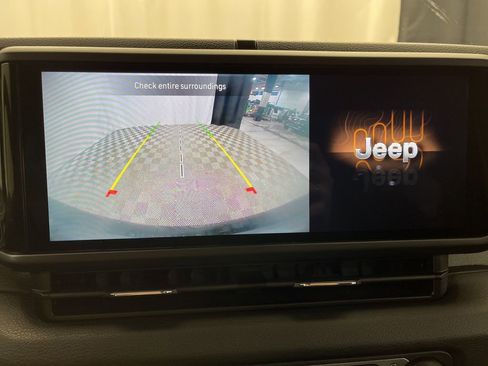 Used 2025 Jeep Wrangler Sport S image 18