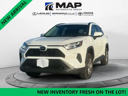 Used 2025 Toyota RAV4 XLE image 1