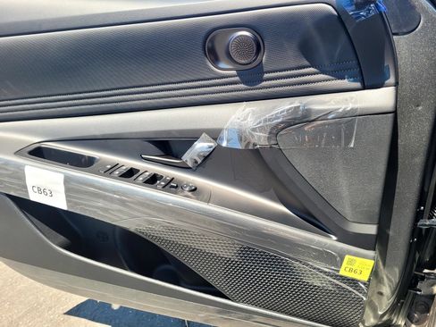 New 2026 Hyundai Elantra SEL Sport FWD image 17