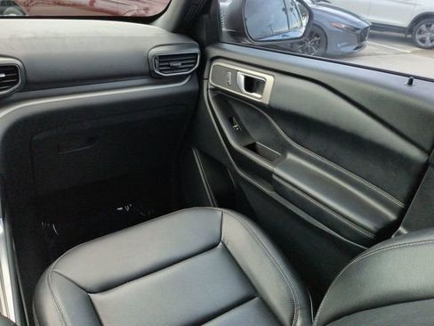 Used 2020 Ford Explorer XLT w/ Equipment Group 202A RWD image 17