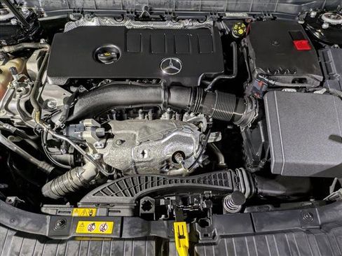 Used 2023 Mercedes-Benz GLB 250 4MATIC image 23