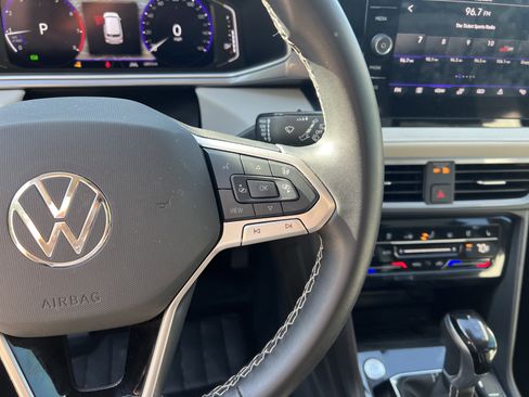 Certified 2025 Volkswagen Taos SEL image 19
