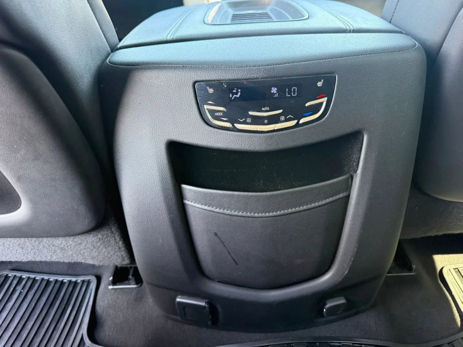 Used 2020 Cadillac Escalade ESV Luxury RWD image 41