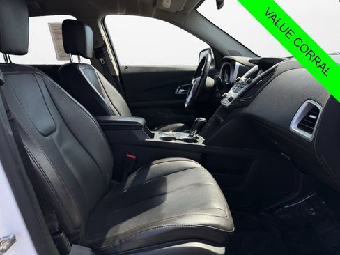 Used 2017 Chevrolet Equinox Premier w/ Enhanced Convenience Package AWD/4WD image 15