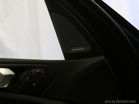 Used 2026 BMW X7 xDrive40i w/ Premium Package image 27