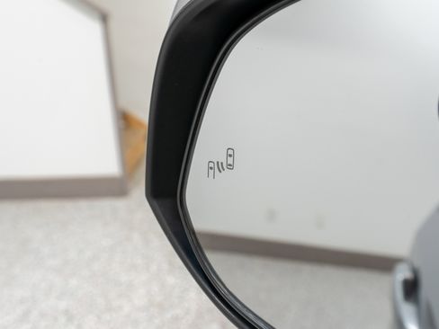 Used 2022 Toyota RAV4 LE image 12