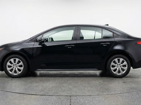 Used 2025 Toyota Corolla LE image 5