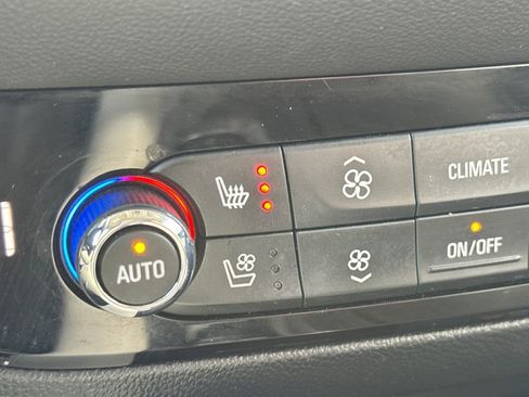 Used 2024 Buick Enclave Avenir image 13