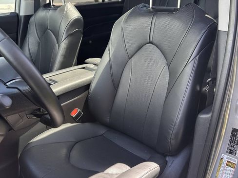 Used 2025 Toyota Grand Highlander AWD Hybrid image 18