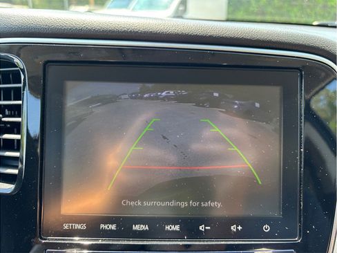 Used 2020 Mitsubishi Outlander SE FWD image 25