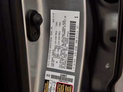 Used 2020 Toyota Tacoma SR w/ SR Convenience Package RWD image 21