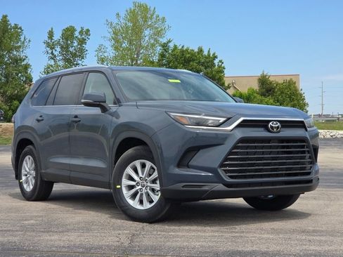 New 2026 Toyota Grand Highlander AWD image 2