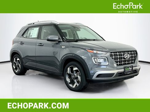 Used 2025 Hyundai Venue SEL FWD image 1