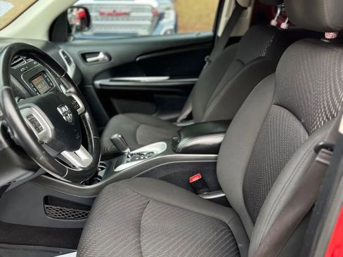 Used 2019 Dodge Journey SE w/ Connectivity Group image 14