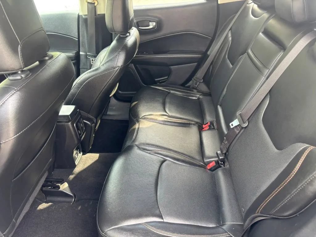 Used 2018 Jeep Compass Limited AWD/4WD image 13