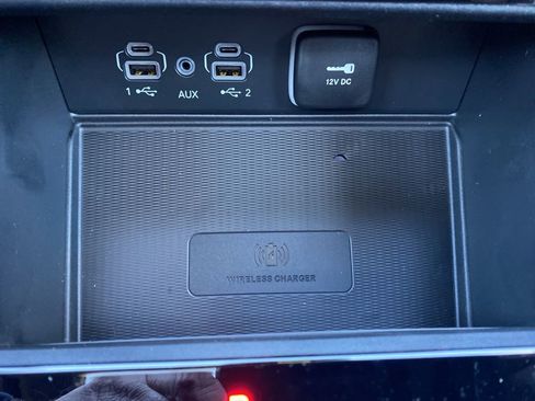 New 2025 Jeep Grand Cherokee Laredo X w/ Luxury Tech Group I AWD/4WD image 33