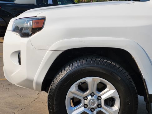 Used 2017 Toyota 4Runner SR5 AWD/4WD image 7