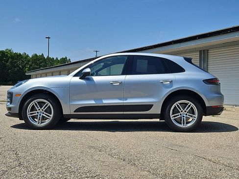 Certified 2020 Porsche Macan S AWD/4WD image 2