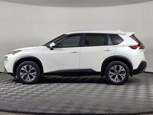 Used 2022 Nissan Rogue SV w/ SV Premium Package image 3