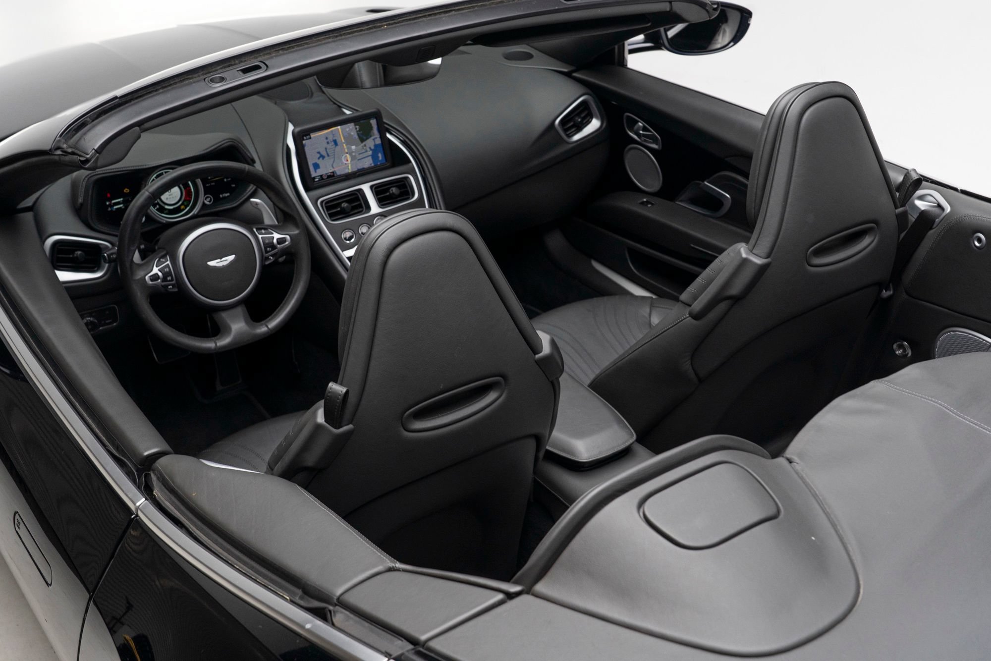 Used 2020 Aston Martin DB11 Volante RWD image 52