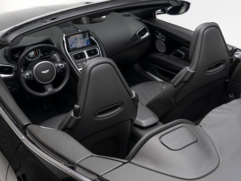 Used 2020 Aston Martin DB11 Volante RWD image 52