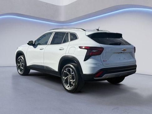 Used 2025 Chevrolet Trax LT w/ Driver Confidence Package image 3