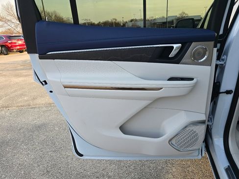 New 2026 Buick Enclave Avenir w/ Super Cruise Package AWD/4WD image 26