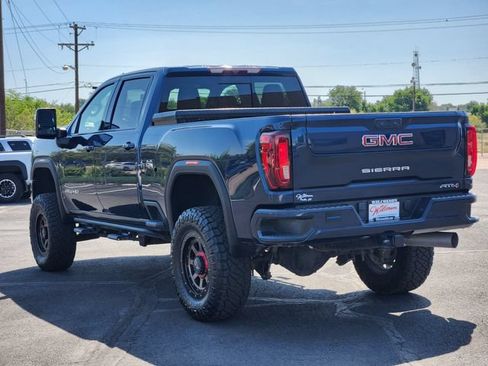 Used 2022 GMC Sierra 2500 AT4 w/ AT4 Preferred Package AWD/4WD image 5