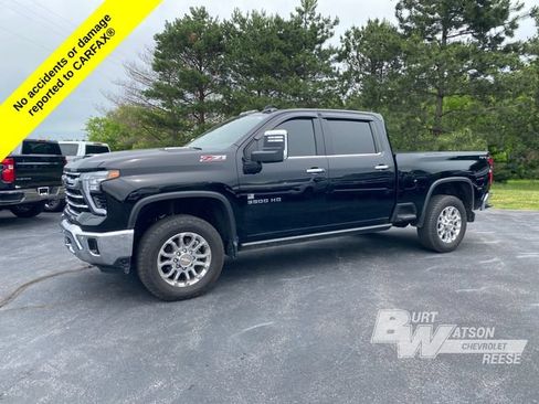 Used 2025 Chevrolet Silverado 3500 LTZ w/ LTZ Premium Package AWD/4WD image 3